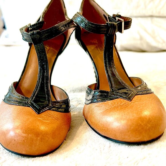 Oh! Deere Leather/Patent T-Strap Mary Jane with Striped Heel (Size 7) - Picture 3 of 4